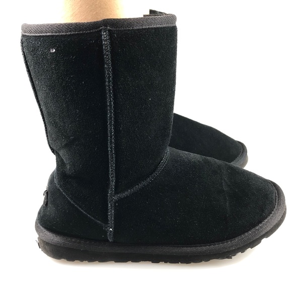 ugg classic short size 9